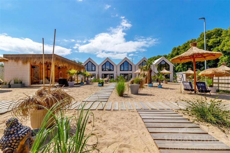 Lulu Holiday Resort Domki Z Podgrzewanym Basenem Mielno  Extérieur photo
