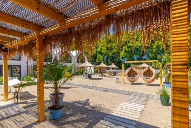 Lulu Holiday Resort Domki Z Podgrzewanym Basenem Mielno  Extérieur photo